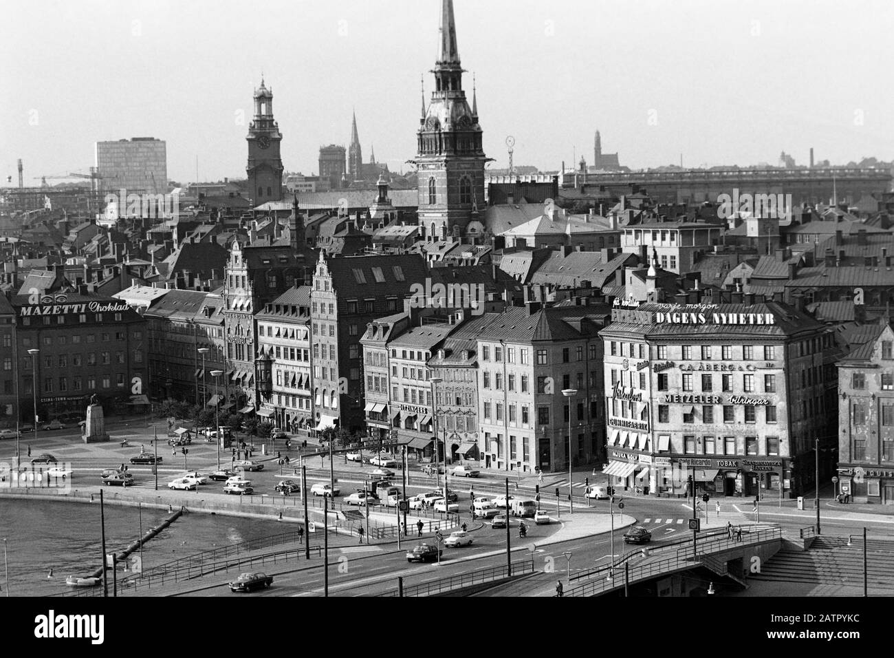 Gamla Stan Altstadt von Stockholm und die Deutsche Kirche, Stoccolma, Schweden, 1969. Gamla Stan città vecchia a Stoccolma e la Chiesa tedesca, Stoccolma, Svezia, 1969. Foto Stock