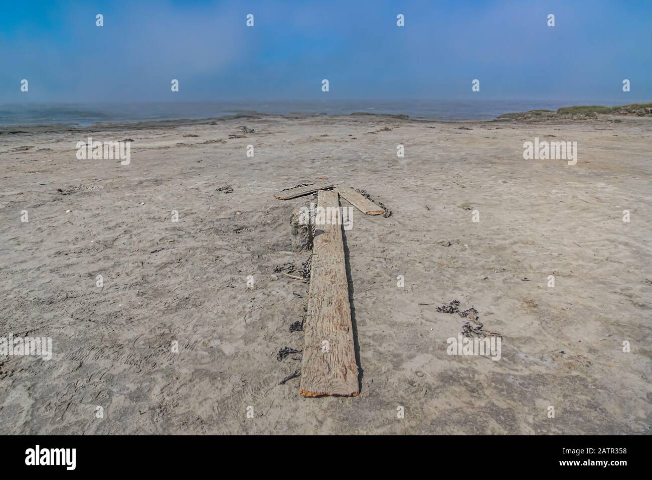 Artificiale: Una freccia che punta verso il Mare del Nord. Se l'acqua non è ancora presente. Foto Stock