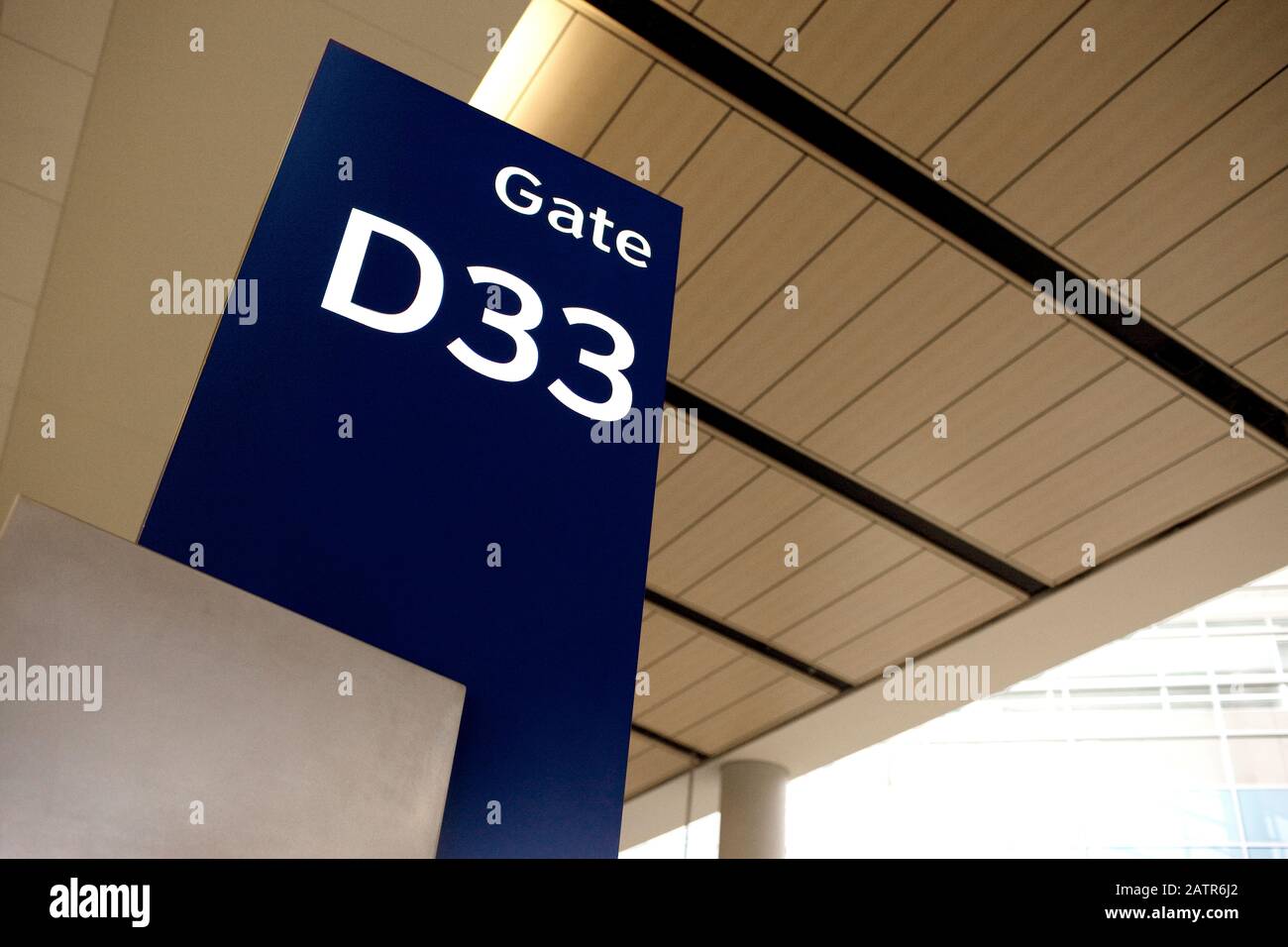 Cartello del cancello in un aeroporto. Foto Stock