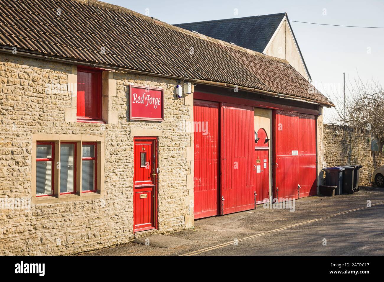 Gli studi fotografici professionali di Red Forge operano da questi locali in Station Road Corsham Wiltshire Inghilterra UK Foto Stock