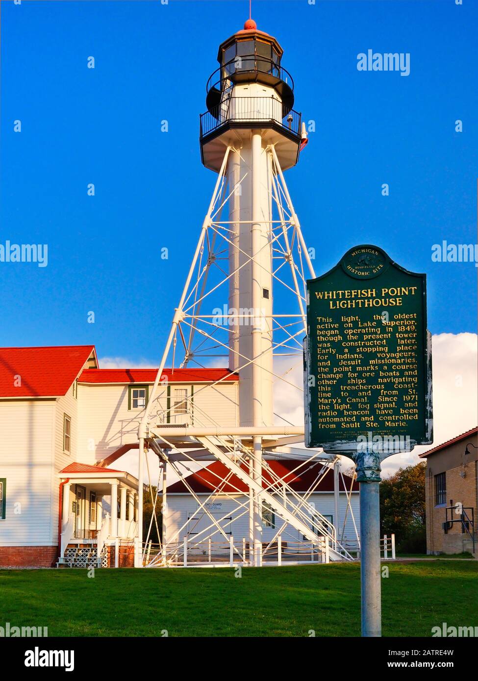 Whitefish punto luce, Grandi Laghi Shipwreck Museum, Paradise, Michigan, Stati Uniti d'America Foto Stock