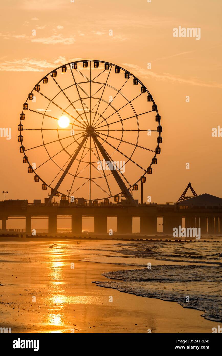 Alba su Atlantic City Beach; Atlantic City, New Jersey, Stati Uniti d'America Foto Stock