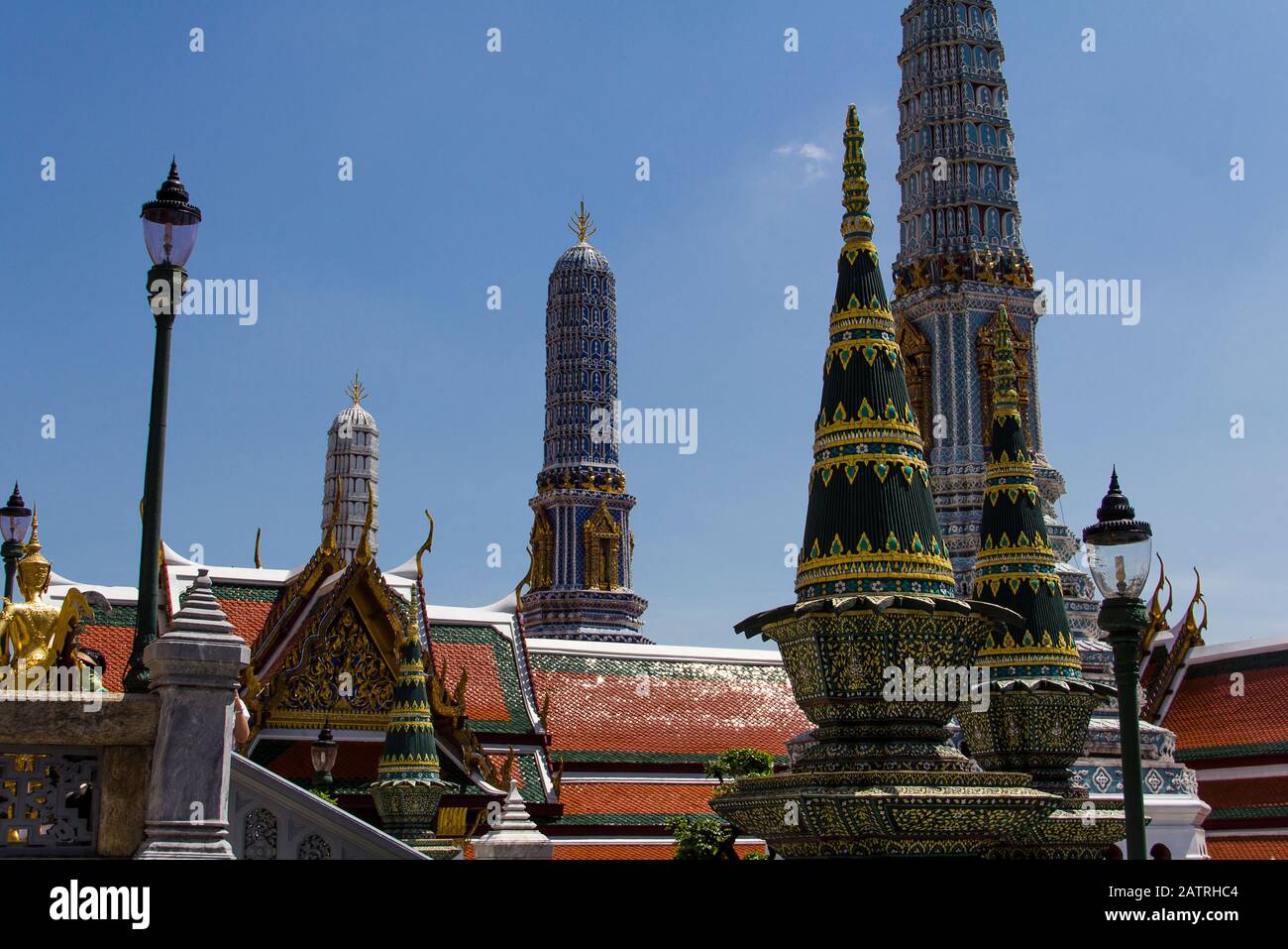 Fiore viola al Grand Palace, Bangkok, Thailandia. Foto Stock