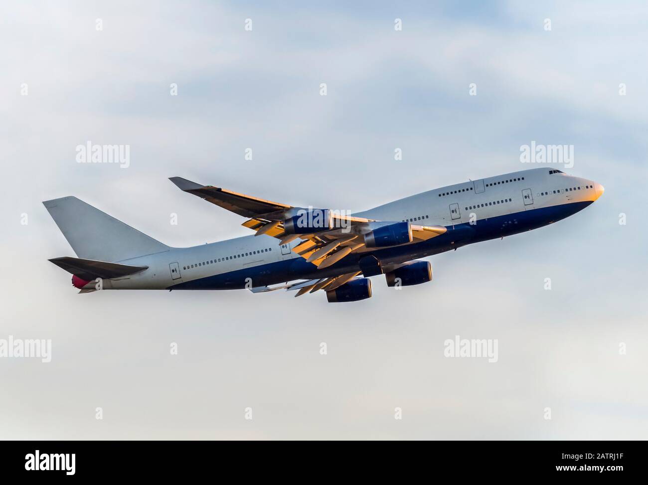 Airliner Boeing 747 decollo; Londra, Inghilterra Foto Stock