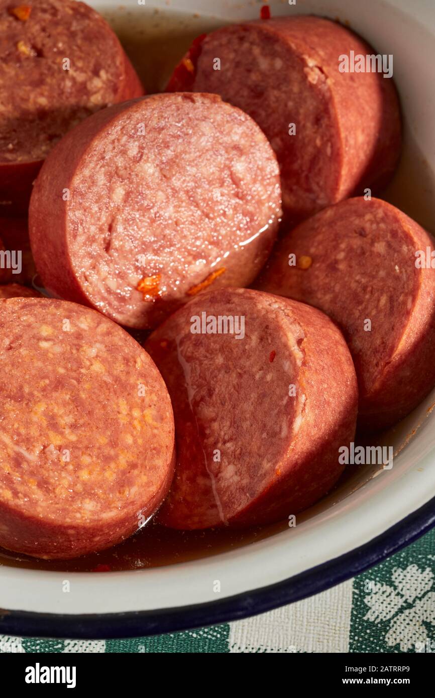 Hot Bologna, un classico insaccato e sottaceto di Coal Country in Pennsylvania, Stati Uniti Foto Stock