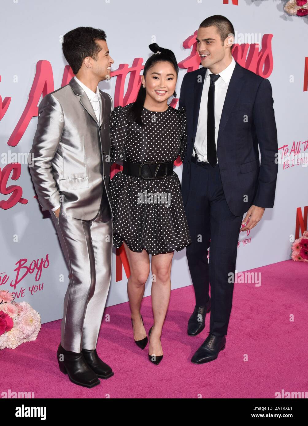 3 febbraio 2020, Los Angeles, CA, USA: Jordan Fisher, Lana Condor e Noah Centineo frequentano Premiere Of Netflix's ''To All The Boys: P.S. i Still Love You'' al Teatro Egiziano. (Immagine Di Credito: © Billy Bennnight/Zuma Wire) Foto Stock