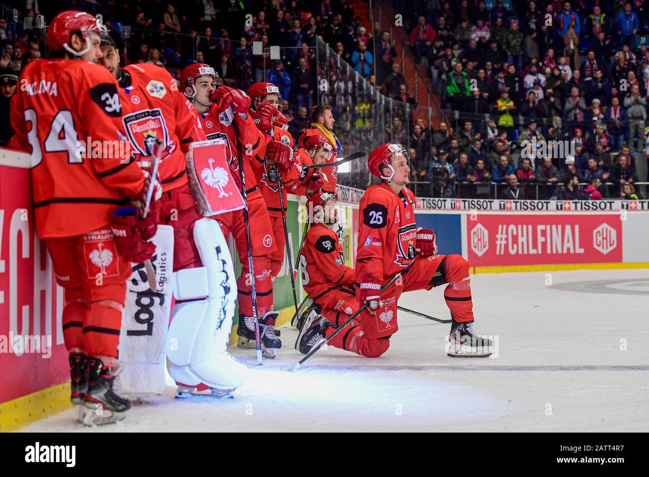 Hradec Kralove, Repubblica Ceca. 04th Feb, 2020. La squadra svedese Frolunda ha vinto la Champions League di hockey su ghiaccio stasera, per la quarta volta in cinque anni, quando ha sconfitto Hradec Kralove 3-1 nella Repubblica Ceca, 4 febbraio 2020. Nella foto tristi giocatori di hockey di Hradec Kralove. Credit: David Tanecek/Ctk Photo/Alamy Live News Foto Stock