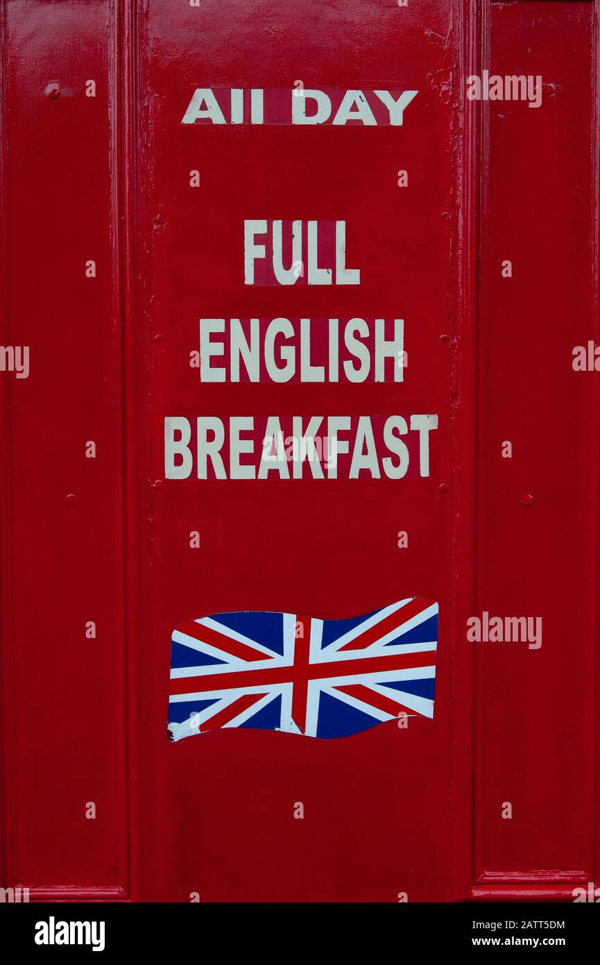Oxford, Inghilterra, Regno Unito. 2nd Febbraio 2020 Colazione All'Inglese Completa. Il cibo tradizionale britannico pubblicizzato fuori da un Oxford Café lungo la Cowley Road, Oxfo Foto Stock