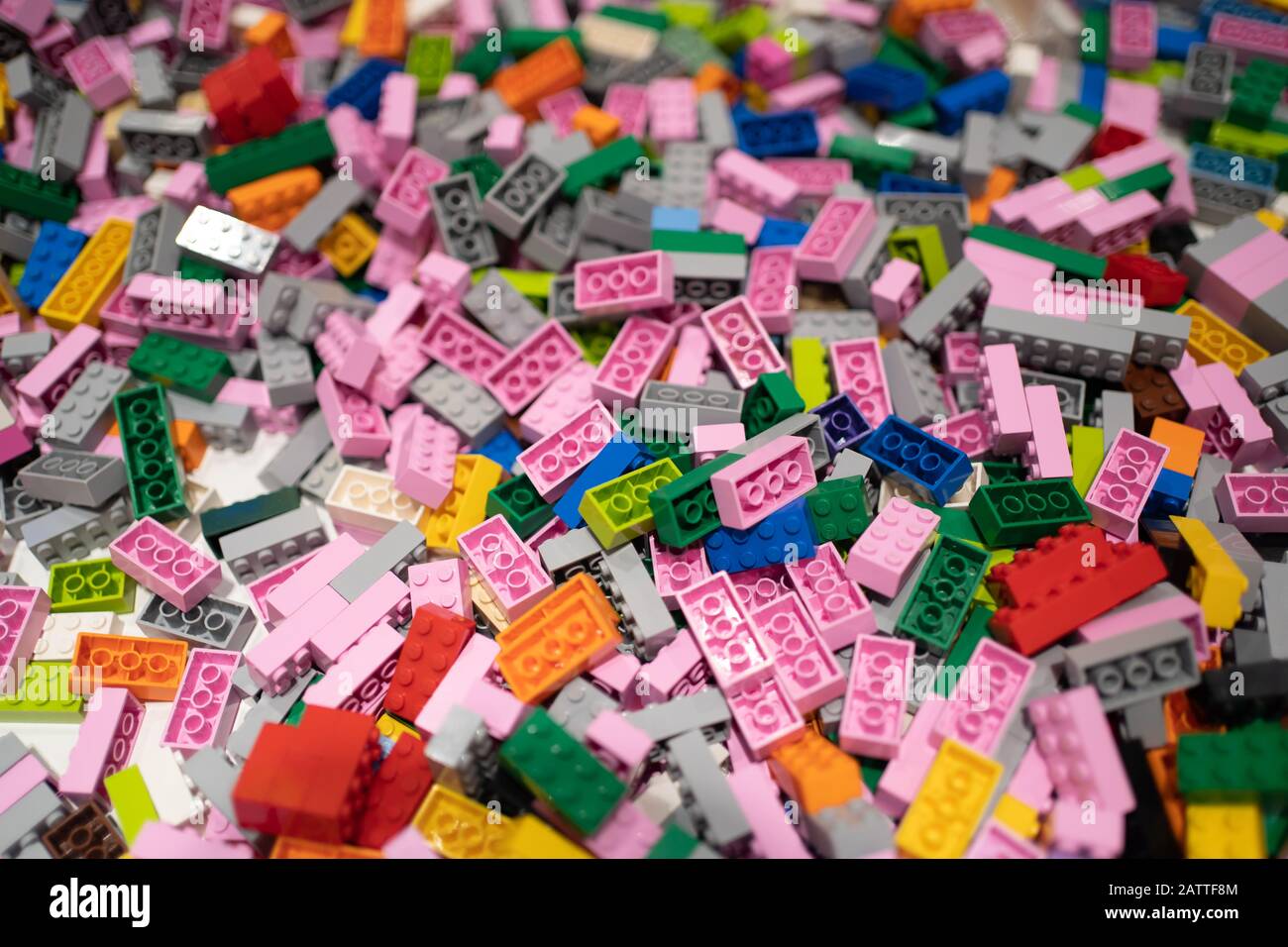 Bangkok, Thailandia - 3 gennaio 2020: Un mucchio di mattoni Lego. Foto Stock