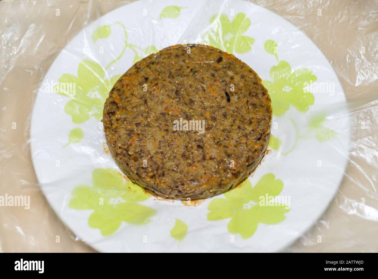 Passo dopo passo vegetariano mestiere Burger.Sano cibo, dieta, concetto vegan fonte di proteine. Crudo di legumi (carote, lenticchie rosse, pepe, patate). V. Superiore Foto Stock