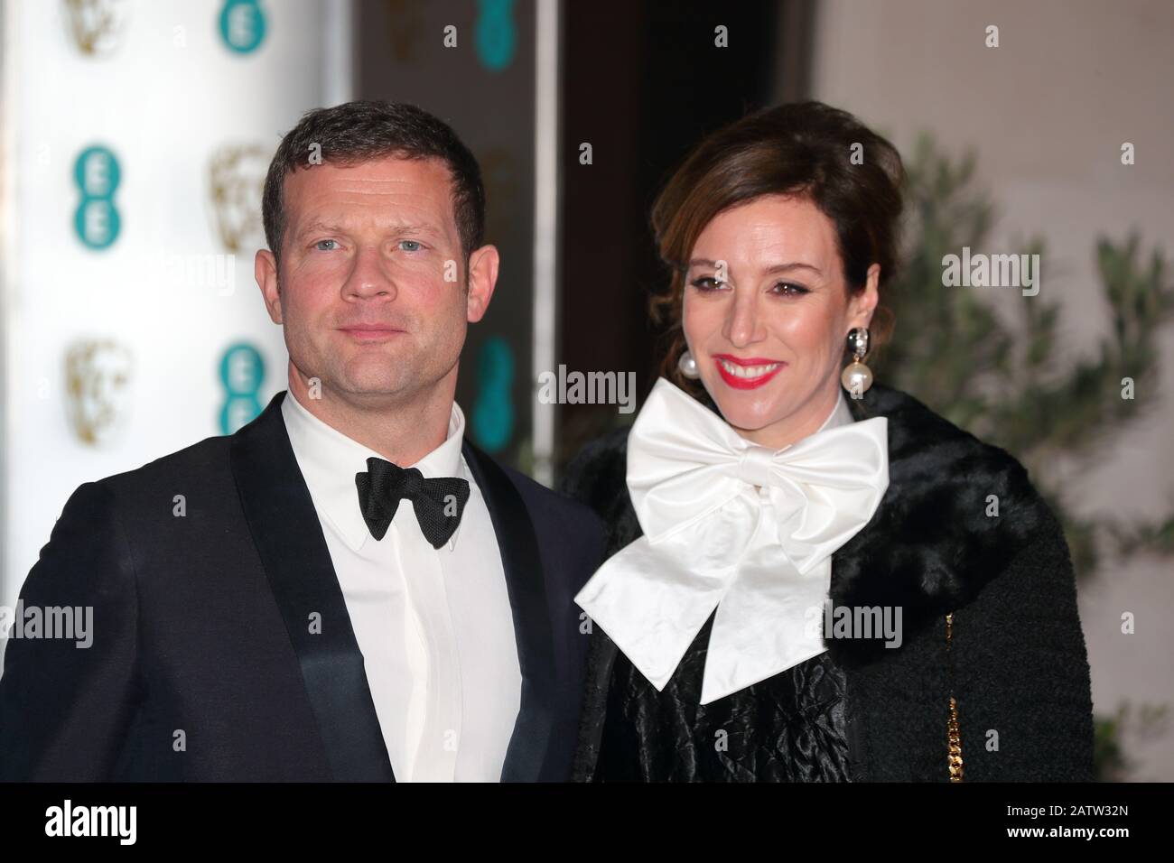 Dermot o'Leary e sua moglie Dee Koppang, presentatore della tv britannico-irlandese, partecipano alla cena post-party EE BAFTA al Grosvenor House Hotel di Londra, Regno Unito Foto Stock