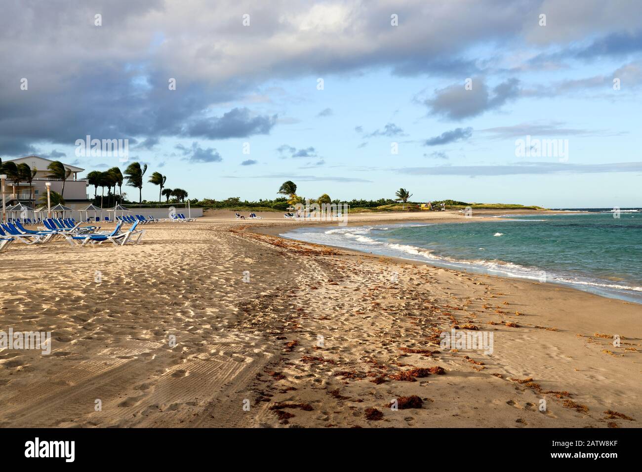 Spiaggia privata con finestre del St Kitts Marriott Hotel Resort a Frigate Bay Foto Stock