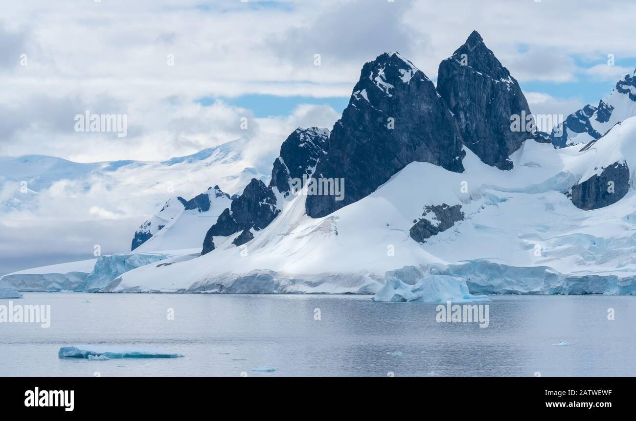 Splendidi Paesaggi Ghiacciati, Baia Di Chiriguano, Isola Danko, Penisola Antartica, Antartide Foto Stock