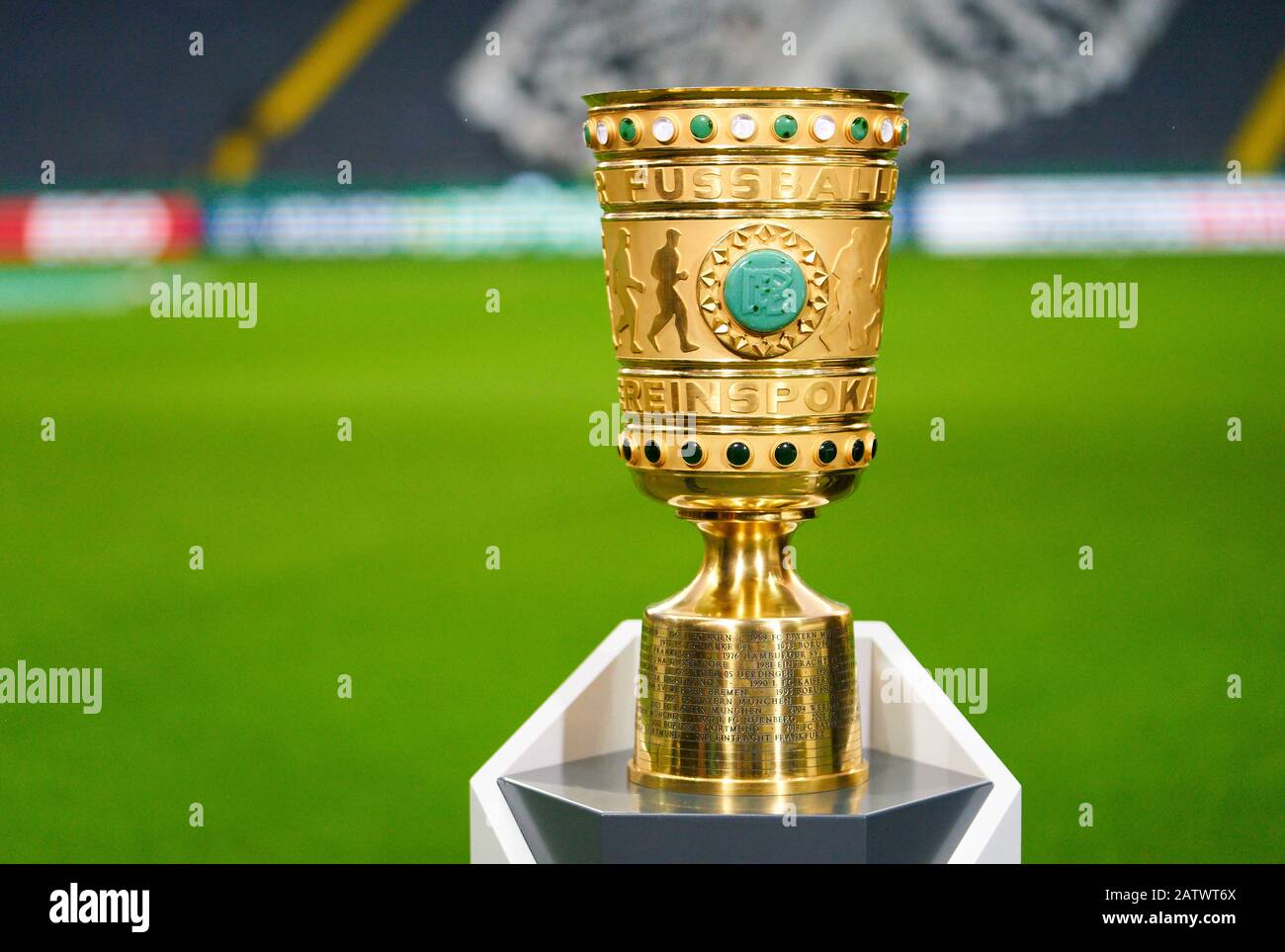 Calcio Francoforte-Lipsia, Francoforte, 4 febbraio 2020. Trofeo DFB-Pokal, EINTRACHT FRANCOFORTE - RB LIPSIA 3-1 - DFB REGOLAMENTI PROIBISCONO QUALSIASI USO DI FOTOGRAFIE come SEQUENZE DI IMMAGINI e/o QUASI-VIDEO - DFB-Pokal, German Football Cup, Best of Eight , Francoforte, 04 febbraio 2020. Stagione 2019/2020, © Peter Schatz / Alamy Live News Foto Stock