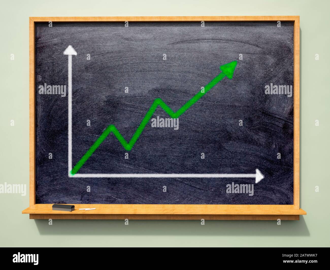 Grafico, diagramma verso l'alto. Lavagna scolastica con una freccia verde che sale mostrando una buona performance Foto Stock
