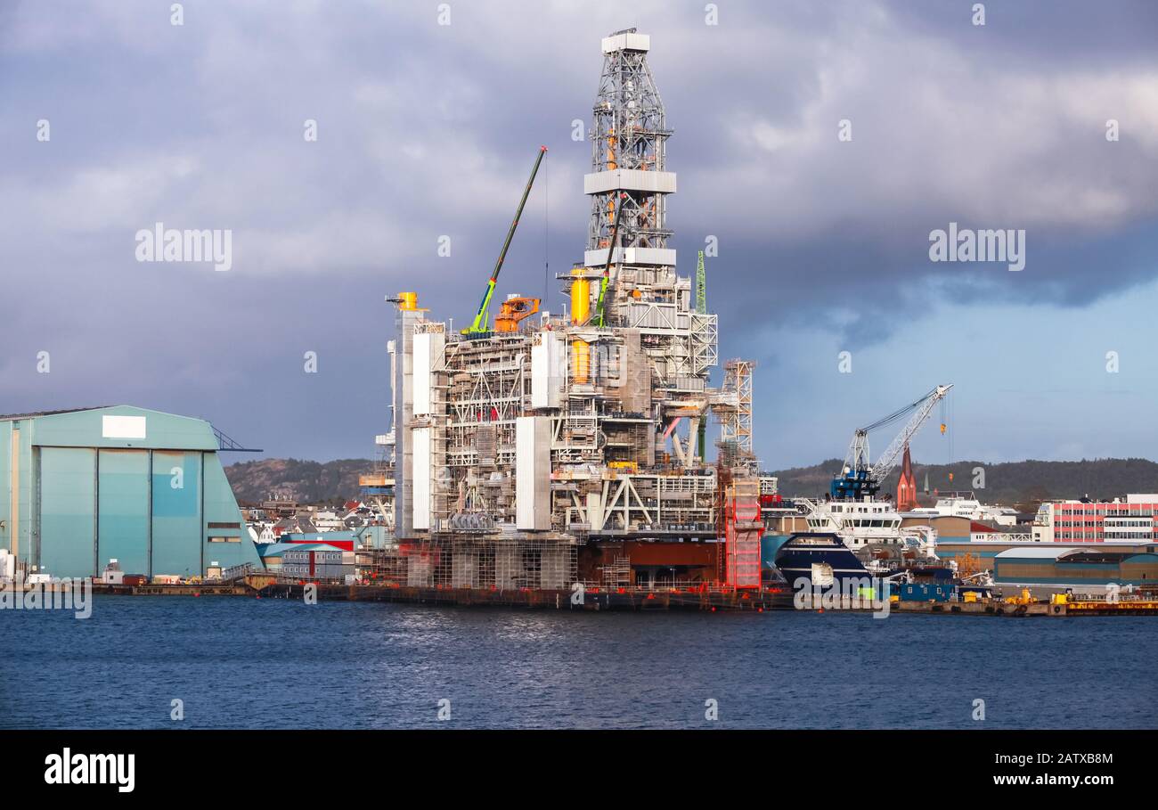 La piattaforma di produzione petrolifera offshore è in fase di costruzione. Stavanger, Norvegia Foto Stock