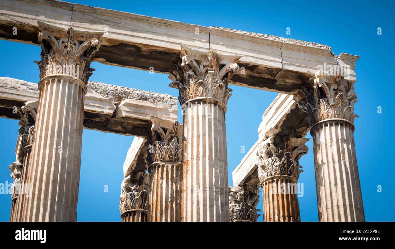 Tempio Di Zeus Olimpio, Atene, Grecia. Il famoso antico tempio greco di Zeus o Olympieion è uno dei principali luoghi di interesse di Atene. corinthia classica Foto Stock