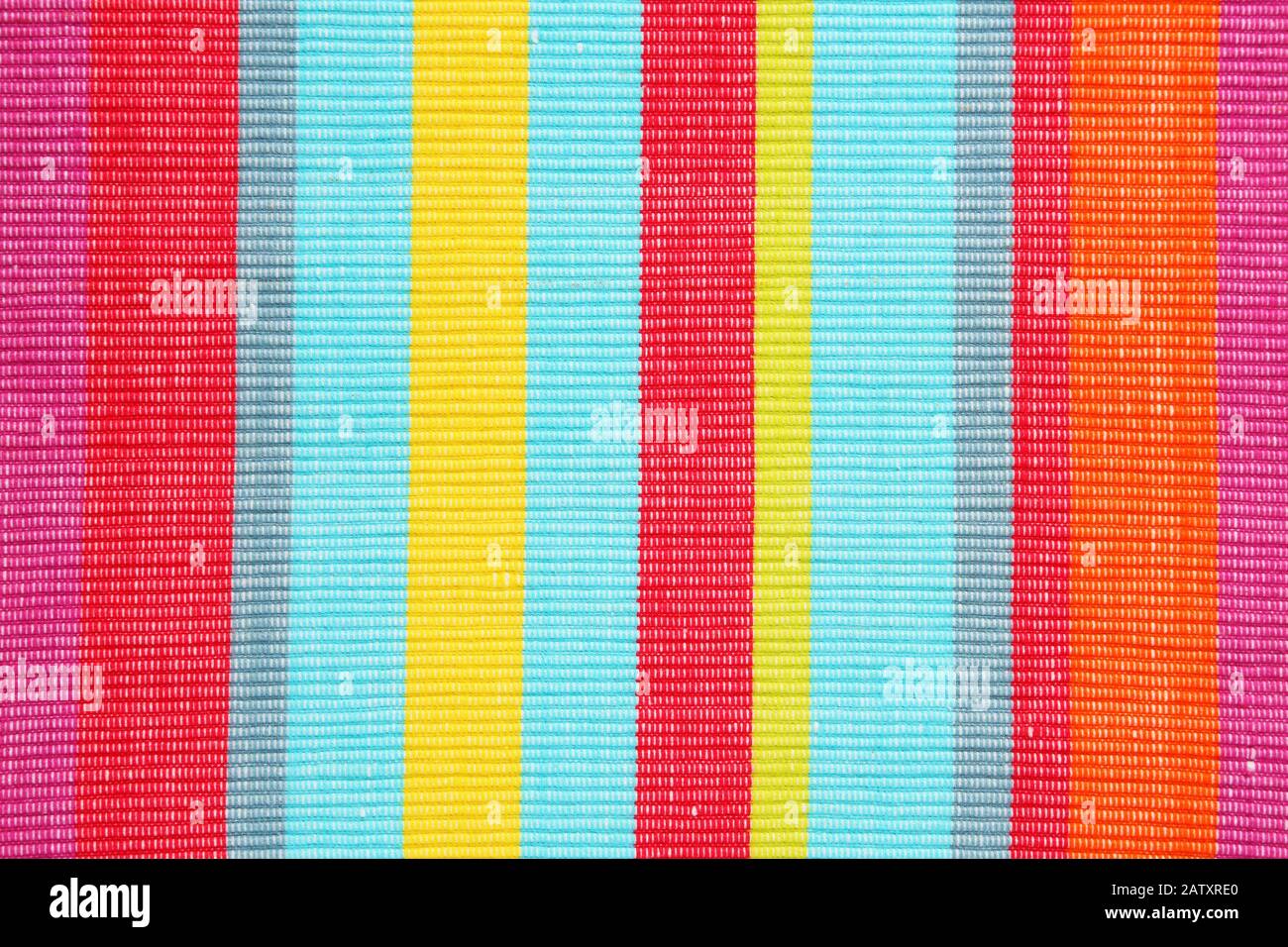 Tappeto colorato in cotone a righe a coste - sfondo, struttura completa Foto Stock