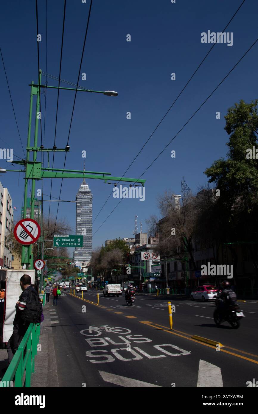 La Torre Latinoamericana Ed Eje Central Lázaro Cárdenas Città Del Messico Foto Stock