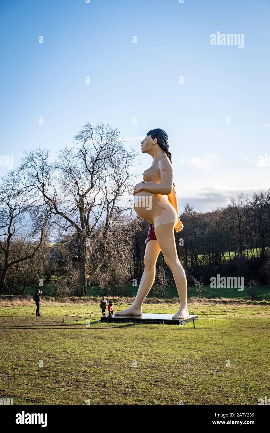 The Virgin Mother, Sculpture By Damien Hirst At Yorkshire Sculpture Park, West Bretton, Wakefield, Regno Unito Foto Stock