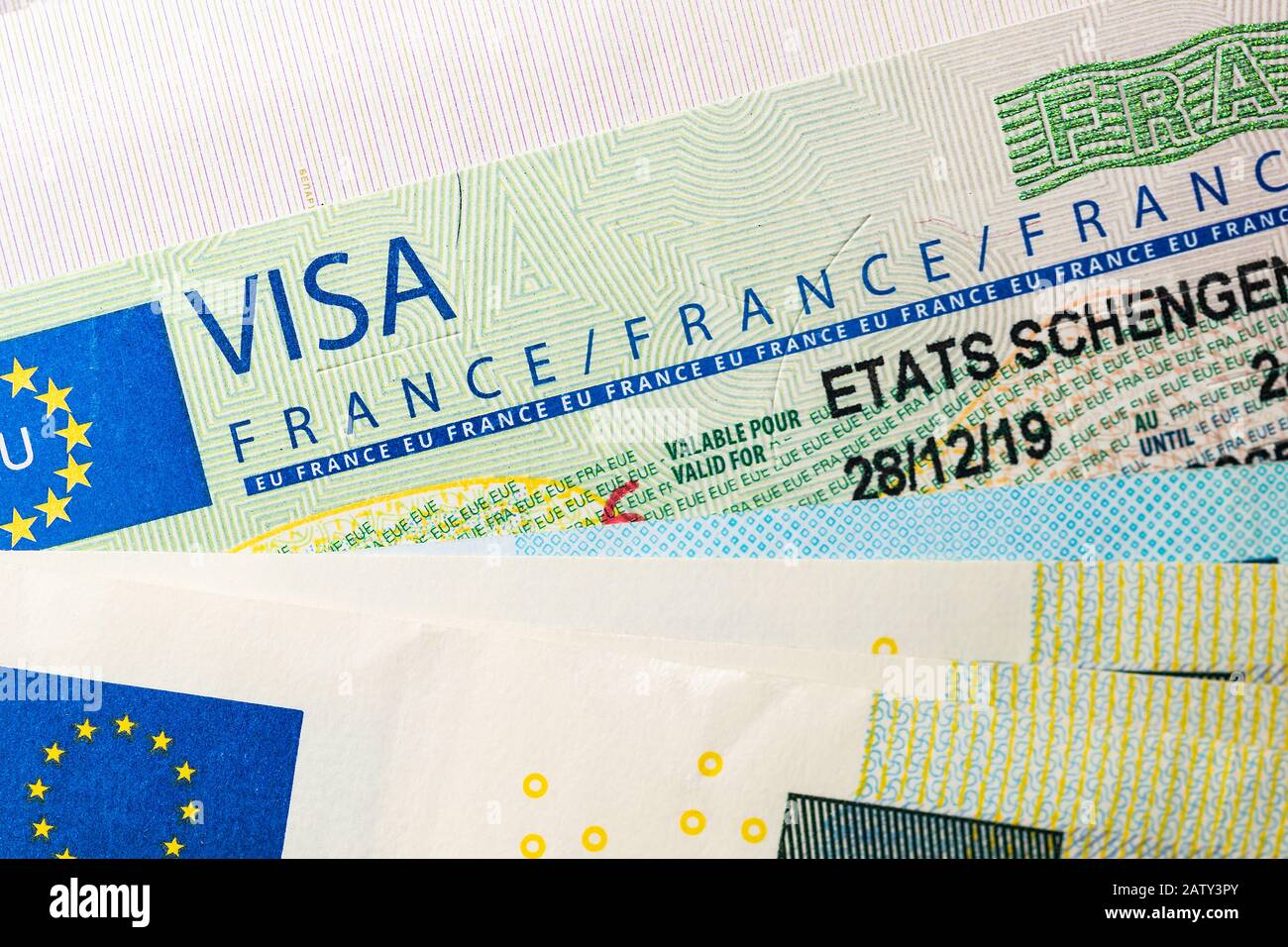 Visto Schengen nel passaporto. Rilasciato dall'Ambasciata di Francia. Questo campione del visto Schengen è stato messo in circolazione dal 2019. Foto Stock