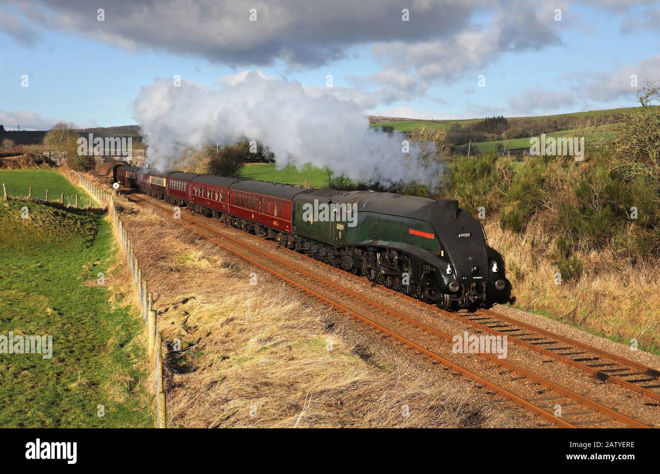 60009 Union of South Africa passa Docker Park nr Arkholme sulla Carnforth per Risolvere la jc line con una prova. Foto Stock