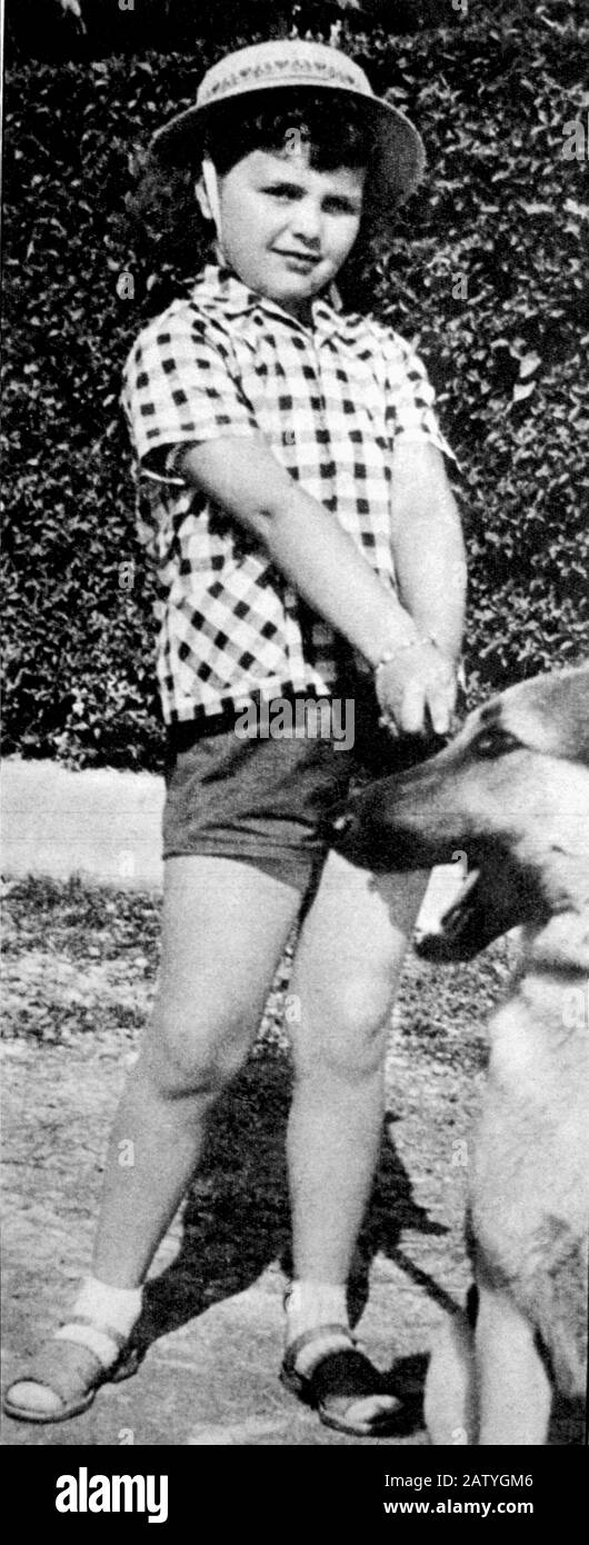 1953 La Cantante Pop Italiana Patty Pravo Nata Nicoletta Strambelli Venezia 6 Aprile 1948 A 5 Anni Personalita Personalita Bambini Quando Era Bambino Giovane Personalita Da