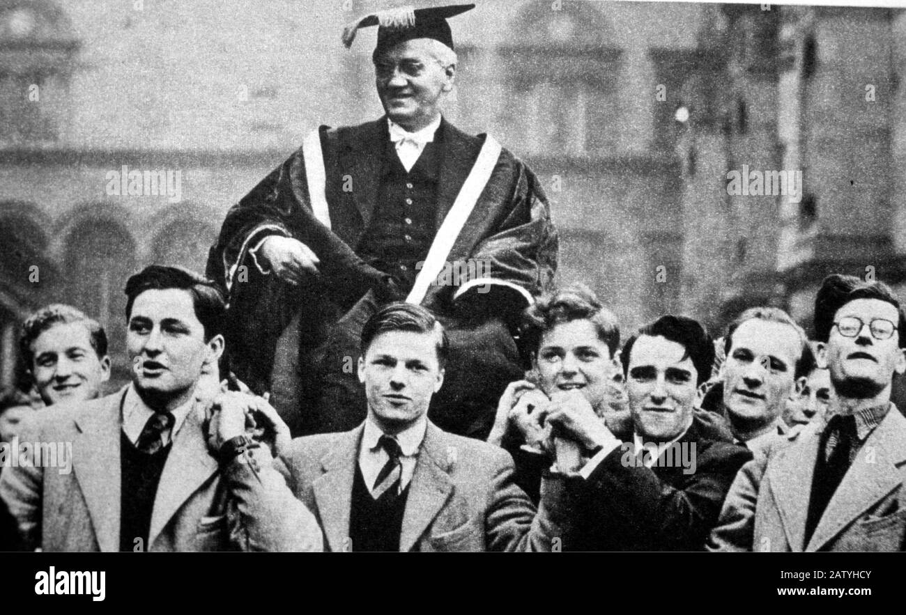1952 , Edinburg , Gran Bretagna : il batteriologo e medico britannico Sir ALEXANDER FLEMING ( Lochfield , Ayrshire 1881 - Londra 1955 ) a Edinburg Foto Stock