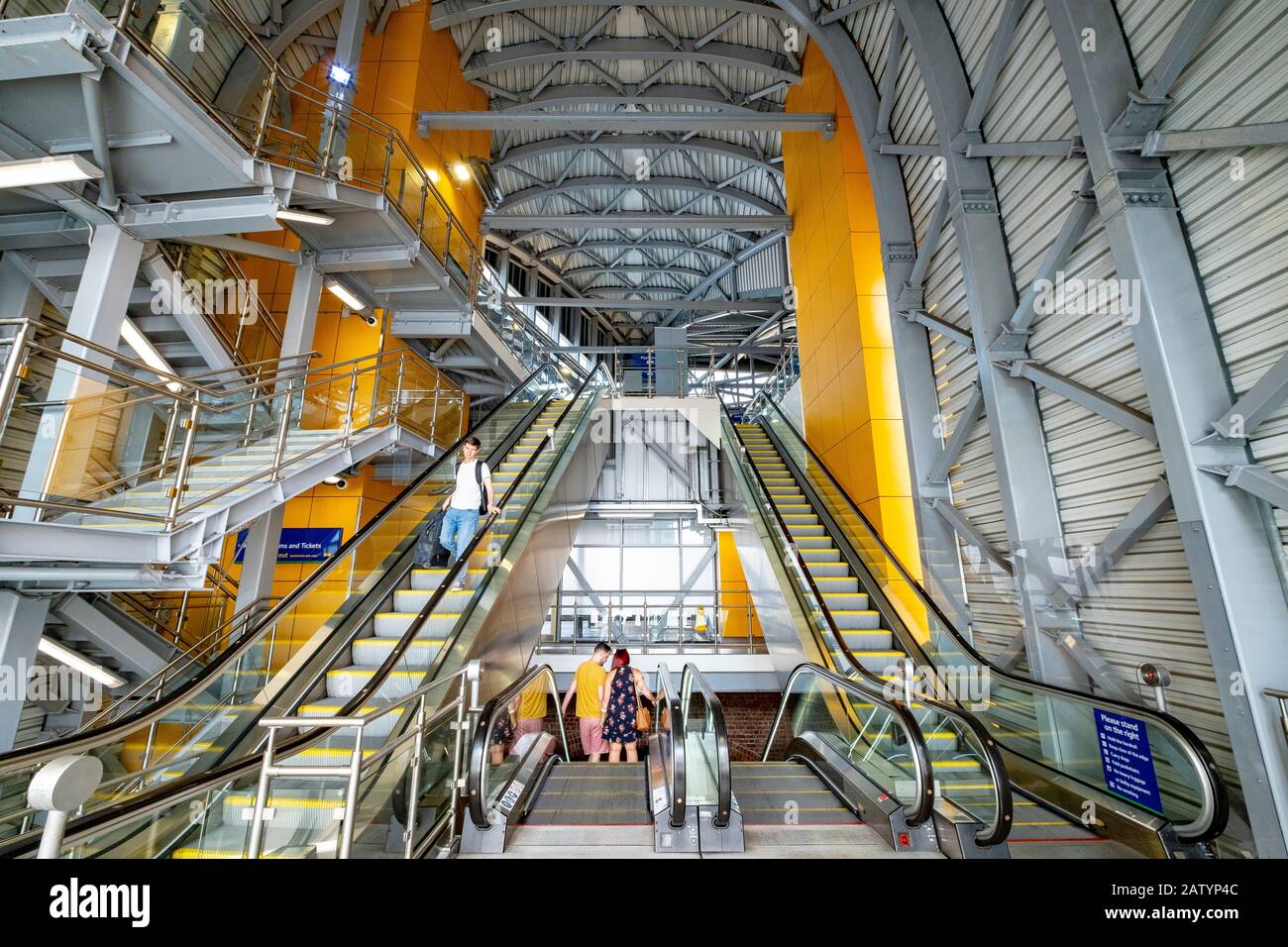 Leeds train station immagini e fotografie stock ad alta risoluzione - Alamy