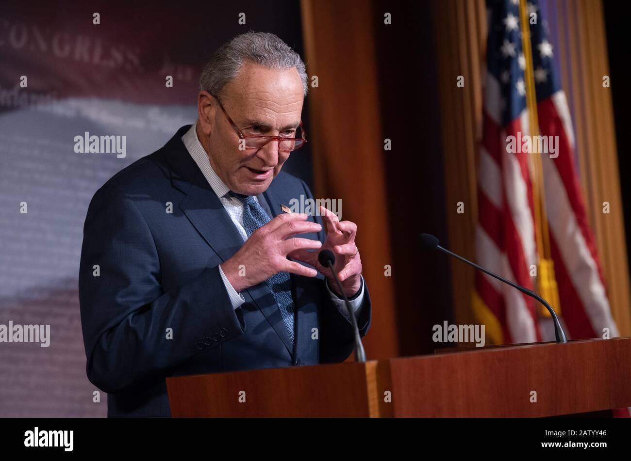 Washington, Stati Uniti. 05th Feb, 2020. Il leader Della Minoranza del Senato Charles Schumer, D-NY, parla dopo che il Senato ha votato per assoldare il presidente Donald Trump a due accuse di impedimento, presso il Campidoglio degli Stati Uniti a Washington, DC mercoledì 5 febbraio 2020. Il voto è stato quasi in linea con il senatore Mitt Romney, R-UT, che ha votato per condannare Trump. Foto di Kevin Dietsch/UPI Credit: UPI/Alamy Live News Foto Stock