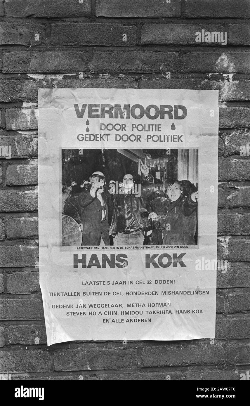 Iscrizioni murali relative morte cracker cella Amsterdam poster Thijn sparare Hans Cook (ucciso cracker) Data: 11 novembre 1985 luogo: Amsterdam, Noord-Holland Parole Chiave: Poster Persona Nome: Hans Cook Foto Stock