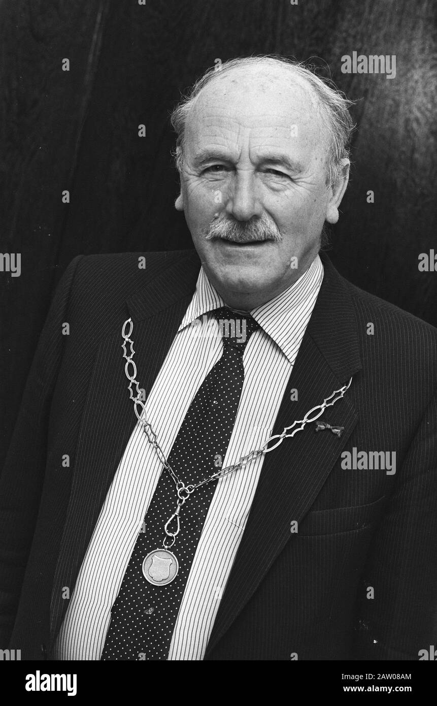 M.W. (Maarten) attiva 40 anni Sindaco M.W. (Martin) switch; 40 anni sindaco di Noordeloos, Hornet e Hoogblokland Data: 24 dicembre 1985 Parole Chiave: Sindaci, anniversari, ritratti Persona Nome: Power, Martin Foto Stock