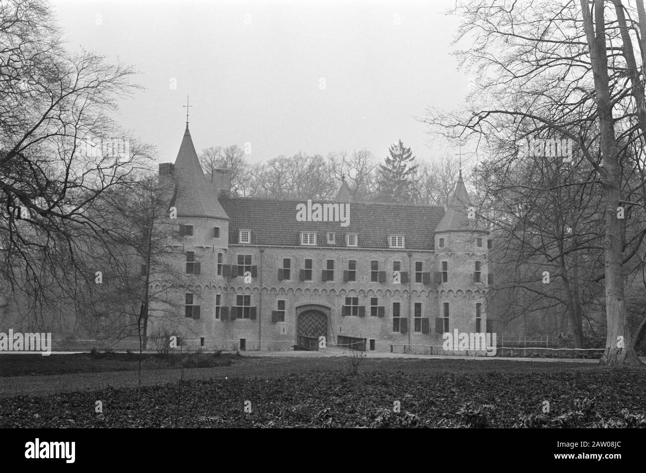 Castello Het Oude Loo sulla corona Domien Het Loo in Apeldoorn Dopo il restauro è Het Oude Loo per la regina Juliana servire come allegato al Palazzo Soestdijk Data: 12 aprile 1977 luogo: Apeldoorn , Gelderland Parole Chiave: Castelli, palazzi Foto Stock