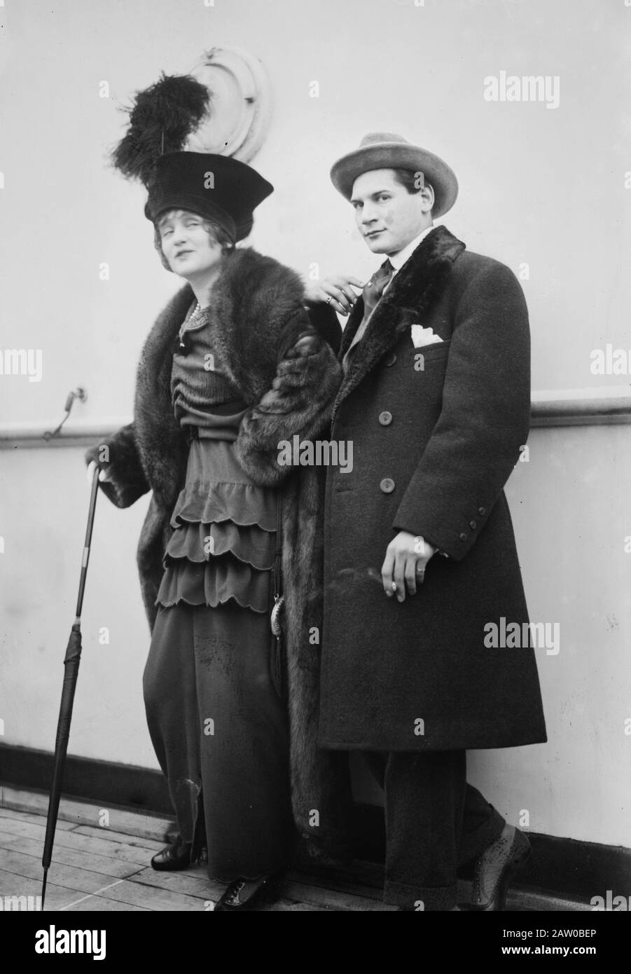 Artista e coreografo Harry Pilcer (1885-1961) con ballerino e attrice Gaby Deslys ca. 1910-1915 Foto Stock