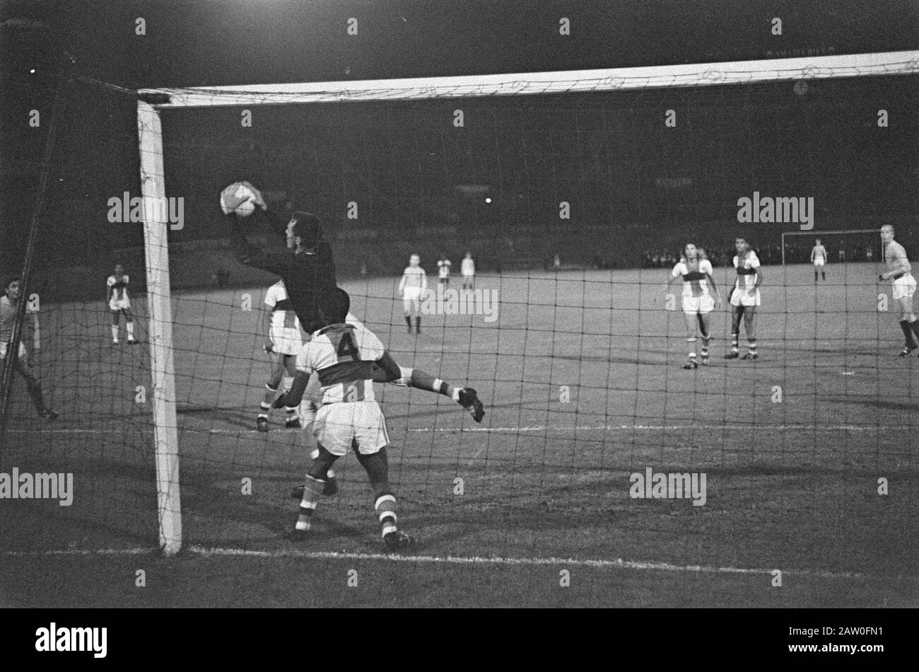 Paesi Bassi contro Antille Olandesi 8-0, ora del gioco Data: 5 Settembre 1962 Località: Olanda, Antille Olandesi Parole Chiave: Sport, calcio Foto Stock