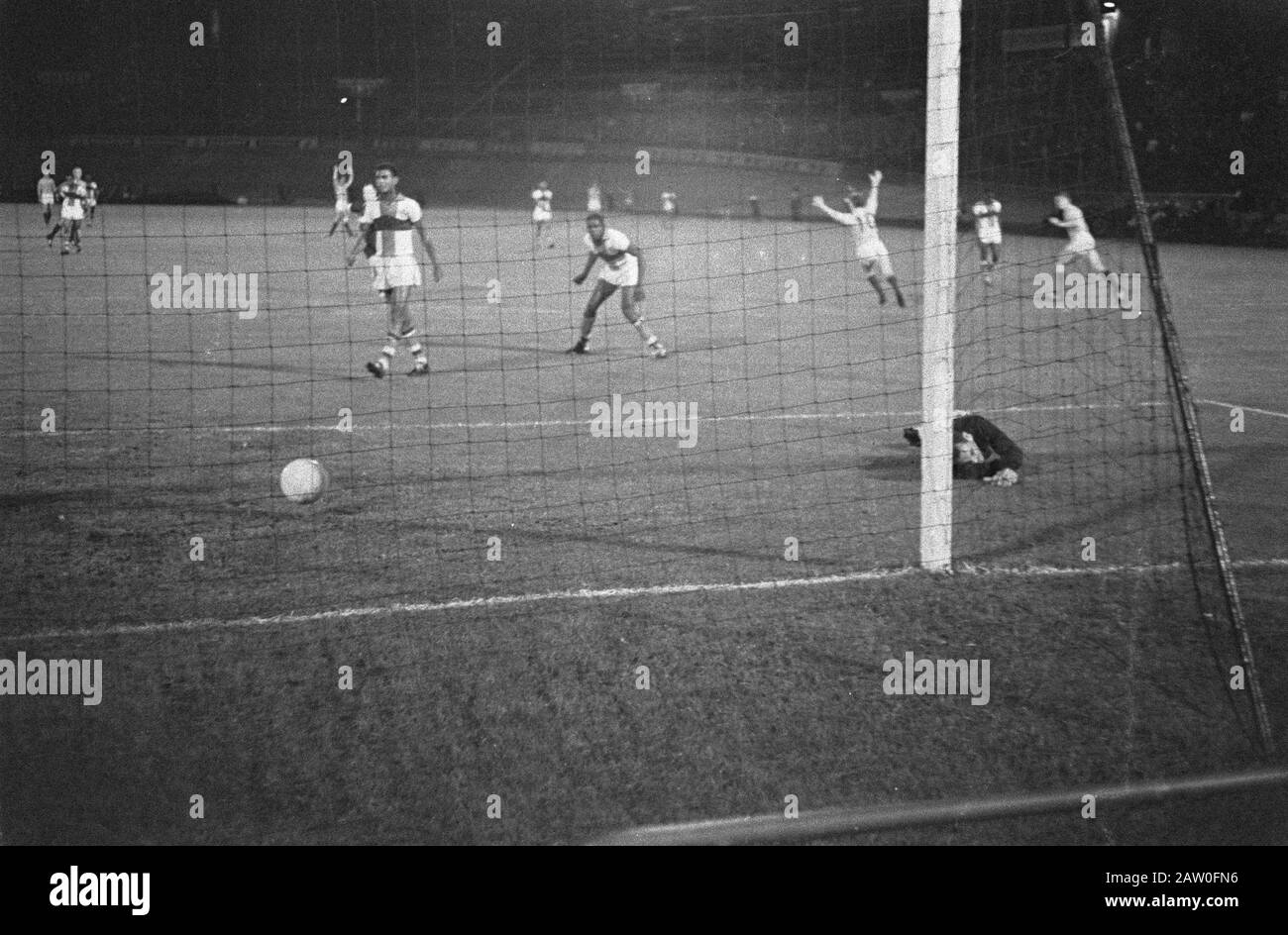 Paesi Bassi contro Antille Olandesi 8-0, ora del gioco Data: 5 Settembre 1962 Località: Olanda, Antille Olandesi Parole Chiave: Sport, calcio Foto Stock