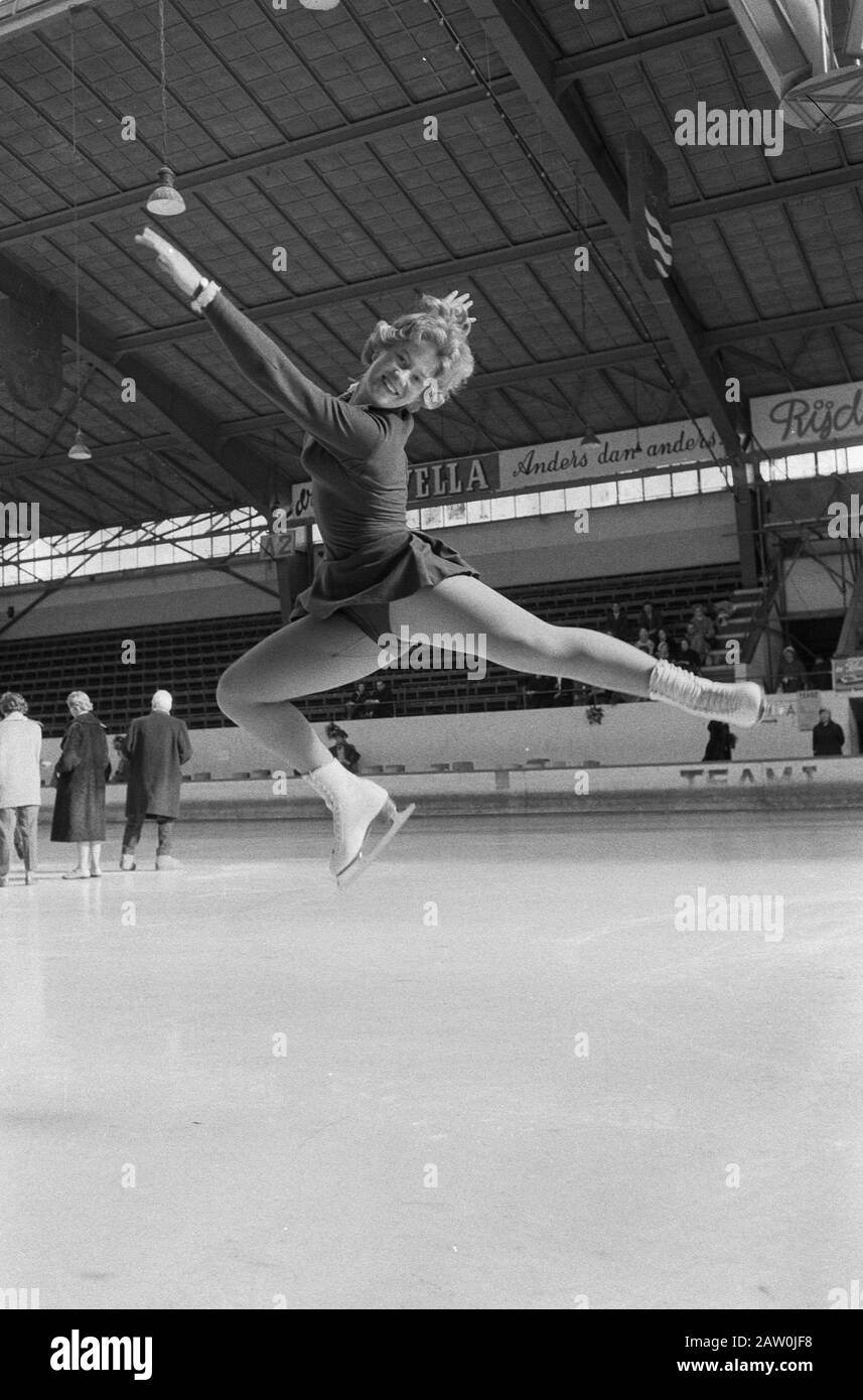 Campionato Olandese Figure Skating S. Dijkstra Data: 22 Marzo 1961 Parole Chiave: Campionati, skating Person Nome: Dijkstra, S. Foto Stock