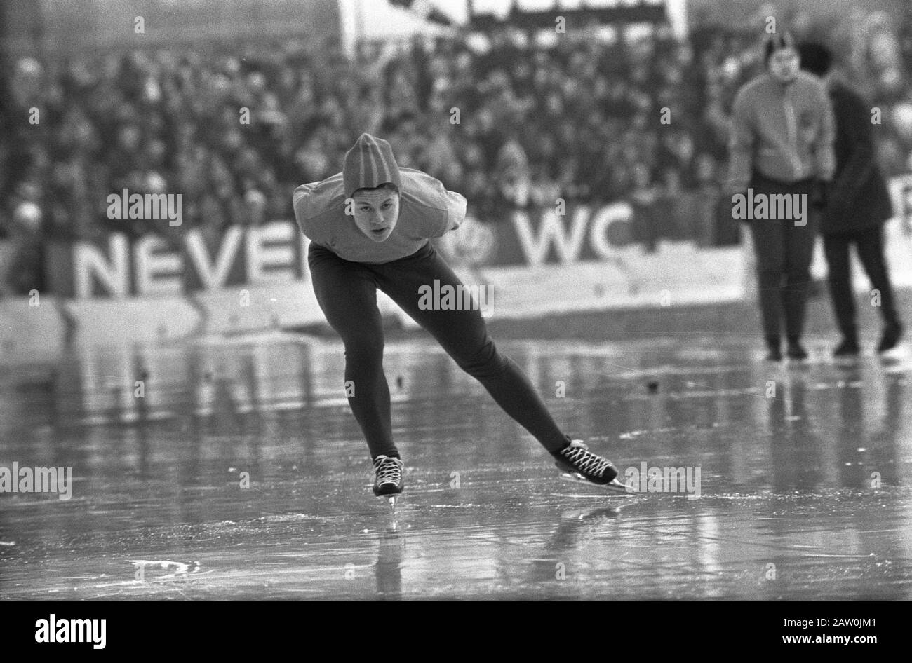 Campionati olandesi di pattinaggio, Signore e signori Deventer. ANS Schut in azione Data: 10 gennaio 1970 Località: Deventer Parole Chiave: Campionati, PATTINAGGIO, sport Nome Persona: Schut, ans Foto Stock