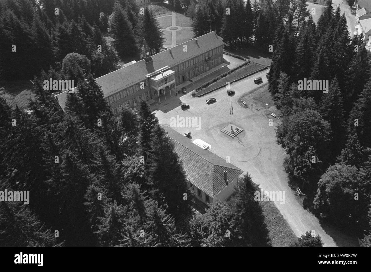 Esercitazioni dell'esercito olandese a la Courtine, Francia; colpi aerei Data: 7 agosto 1970 luogo: Francia, la Courtine Parole Chiave: Esercito, Foto aeree Foto Stock