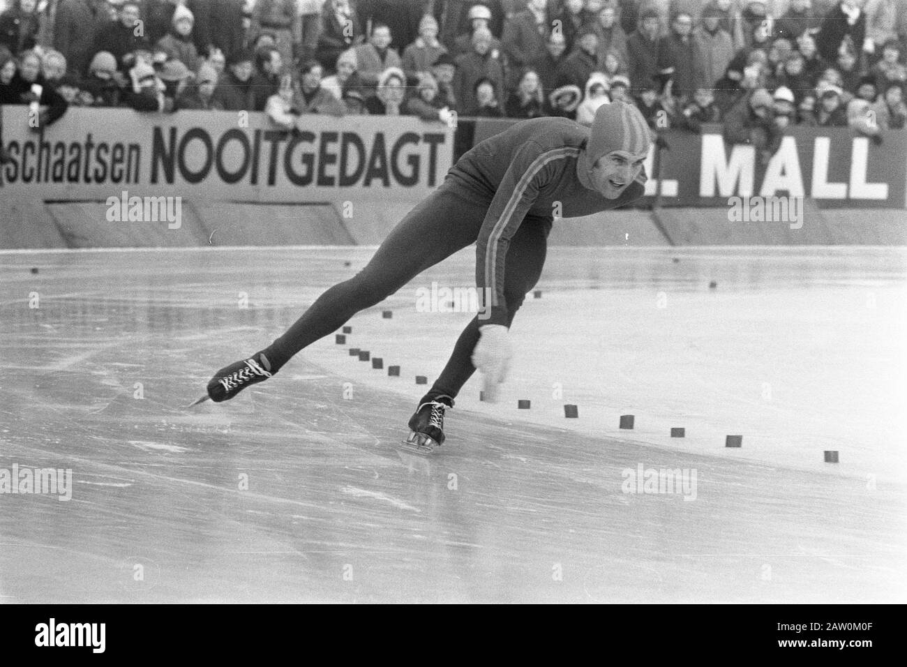 Campionato olandese di pattinaggio Deventer, J. Bols in azione Data: 9 gennaio 1972 luogo: Deventer Parole Chiave: Skating, sports Person Nome: J. Bols Foto Stock