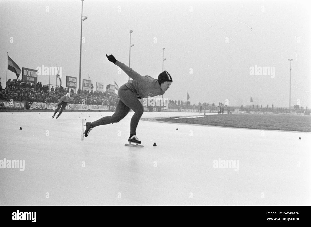Campionato olandese di pattinaggio a Heerenveen no. 9: Carry Geyssen In Azione Data: 12 Gennaio 1969 Località: Friesland, Heerenveen Parole Chiave: Campionato Di Pattinaggio Nome Persona: Carry Geyssen Foto Stock