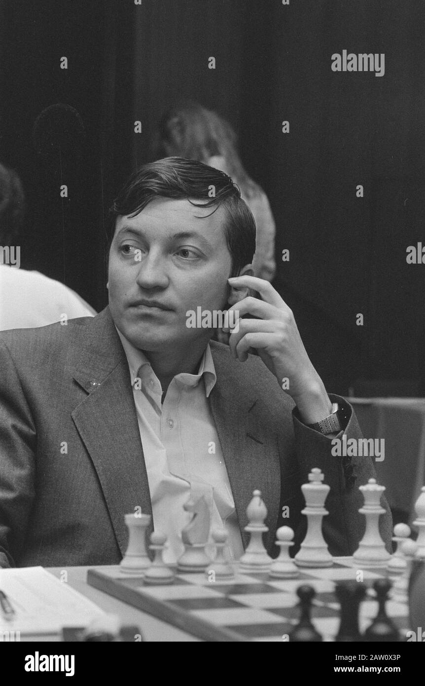 Ohra Scacchi; Anatoli Karpov Data: 17 Luglio 1985 Parole Chiave: Chess Persona Nome: Anatoli Karpov Istituto Nome: Ohra Foto Stock