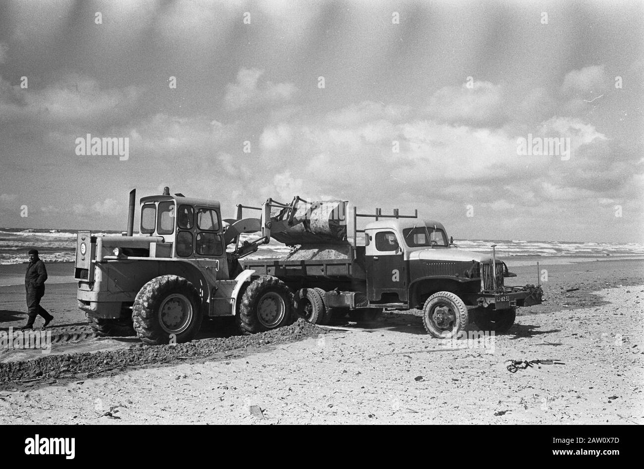 Olio sulla spiaggia a Hook of Holland Data: 21 aprile 1967 posizione: Angolo di Olanda Parole Chiave: Olio, spiagge Foto Stock