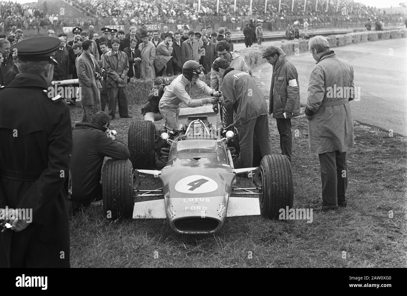 Gran Premio D'Olanda Zandvoort 68. Jackie Oliver ai box.; Foto Stock