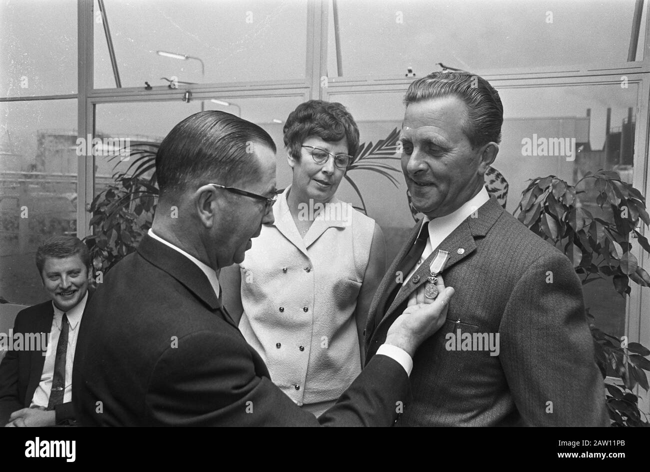 Presentazione di premi premio, ritratti di gruppo Data: 1 ottobre 1968 Parole Chiave: Ritratti di gruppo, premi Foto Stock