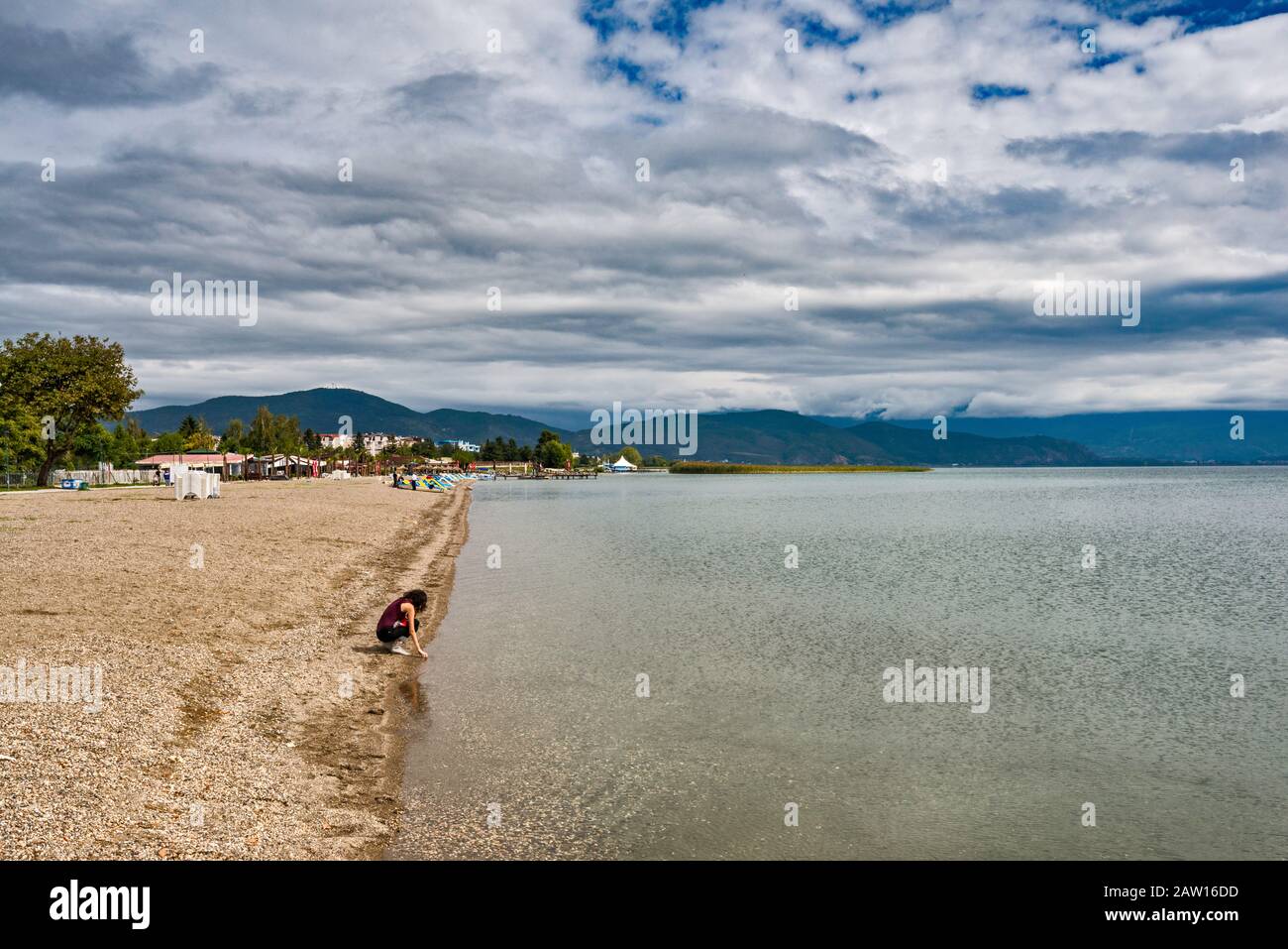 Spiaggia Sul Lago Di Ohrid A Struga, Macedonia Del Nord Foto Stock