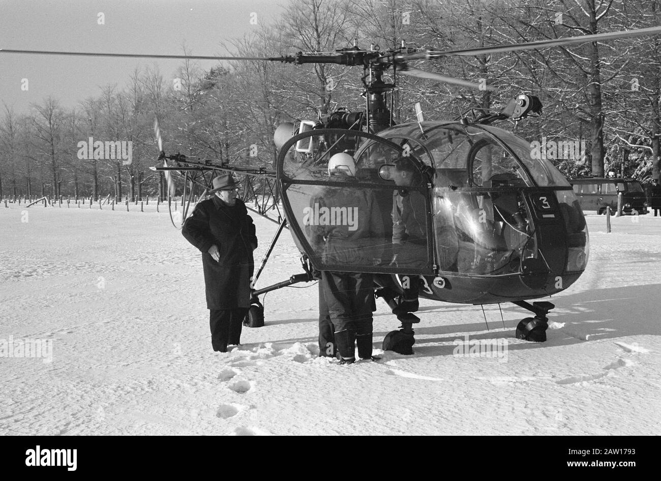 Soestdijk Palace, Il Fondo Di Emergenza Naturale Paesi Bassi Installato Da Sua Altezza Reale Principe Bernhard / Data: 17 Gennaio 1963 Parole Chiave: Elicotteri Istituto Nome: Fondo Natura Paesi Bassi Foto Stock