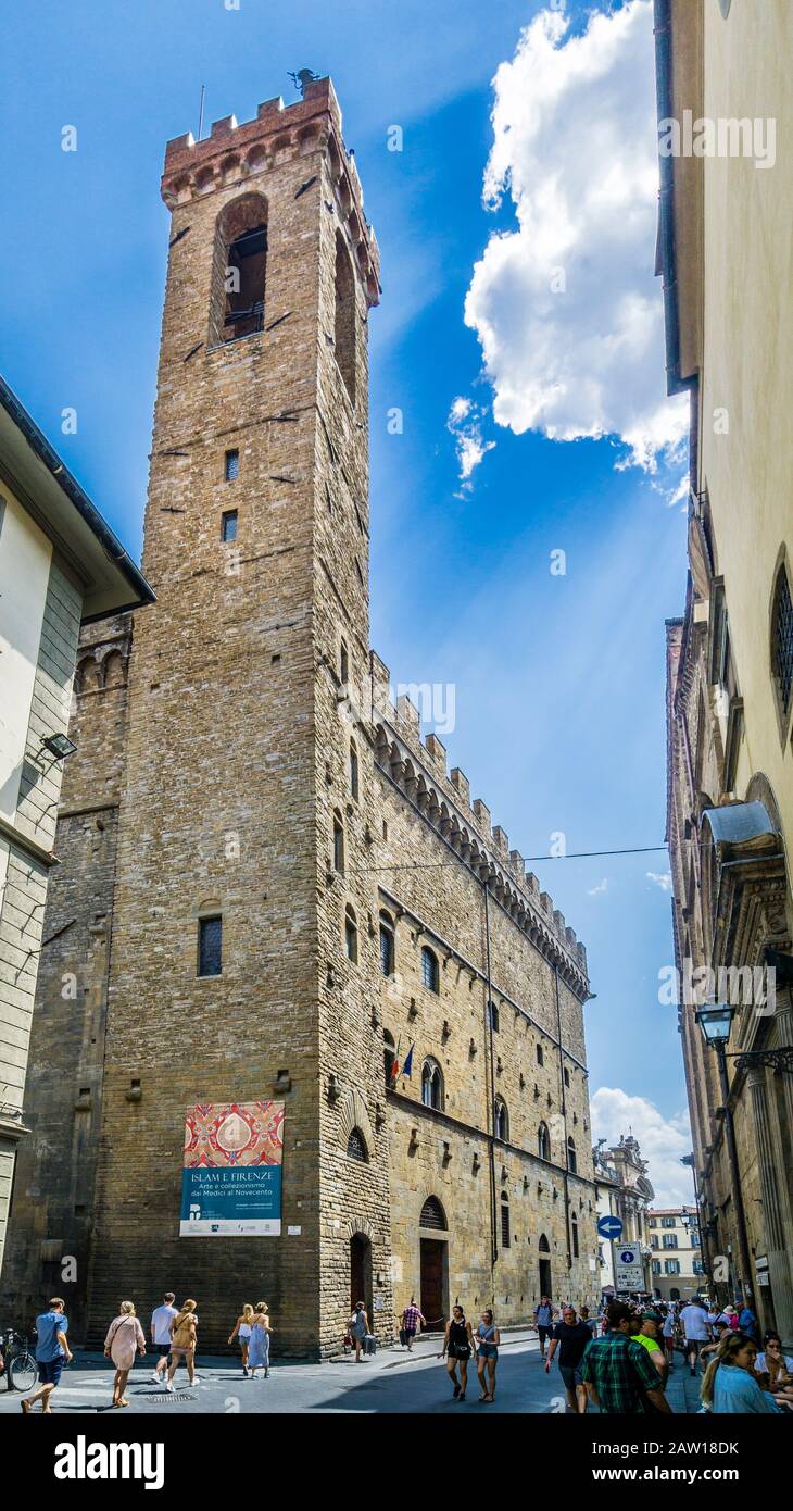 Torre Volognana e Palazzo del Bargello, il più antico edificio medievale fortificato di Firenze è oggi il Museo Nazionale del Bargello, Toscana, Italia Foto Stock