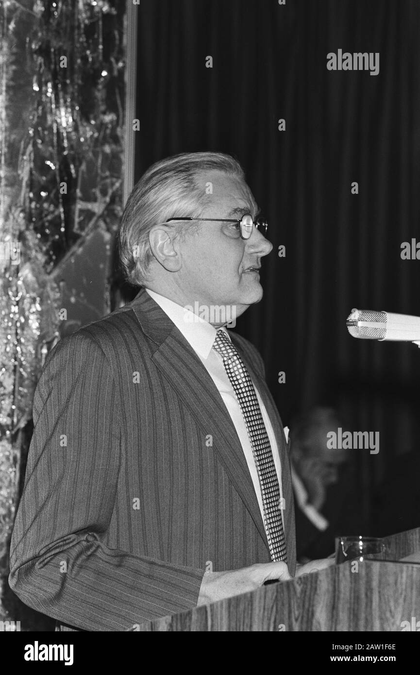 Missione NCW riunione Divisione Ovest e trasferimento presidenza Wagner (ex CEO Royal Dutch Shell Group) Data: 26 novembre 1980 Parole Chiave: Vendite, Incontri Persona Nome: Wagner Foto Stock