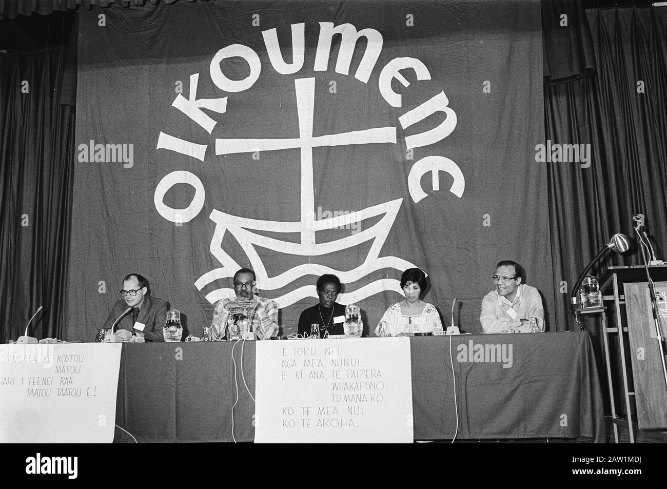Conferenza di apertura WCC in Noordwijkerhout elenco dietro al tavolo Data: 16 giugno 1980 Località: Noordwijkerhout, South Holland Parole Chiave: Chiese, conferenze Foto Stock